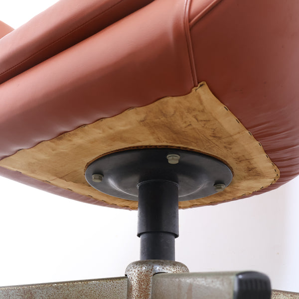 レトロなデスクチェア