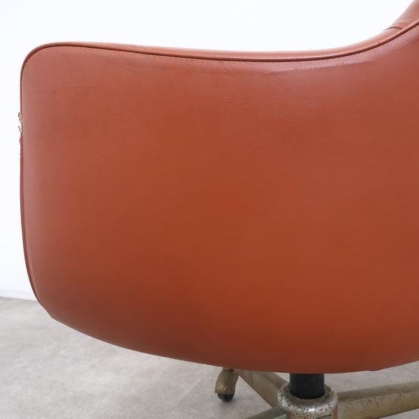 レトロなデスクチェア