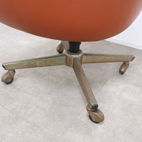 レトロなデスクチェア