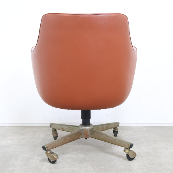 レトロなデスクチェア