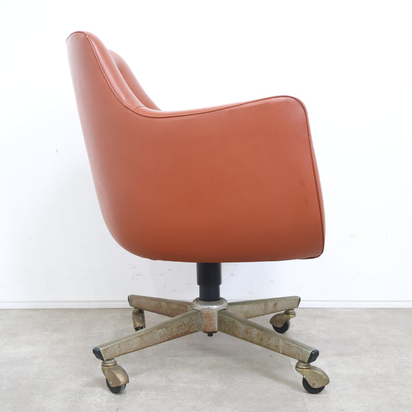 レトロなデスクチェア