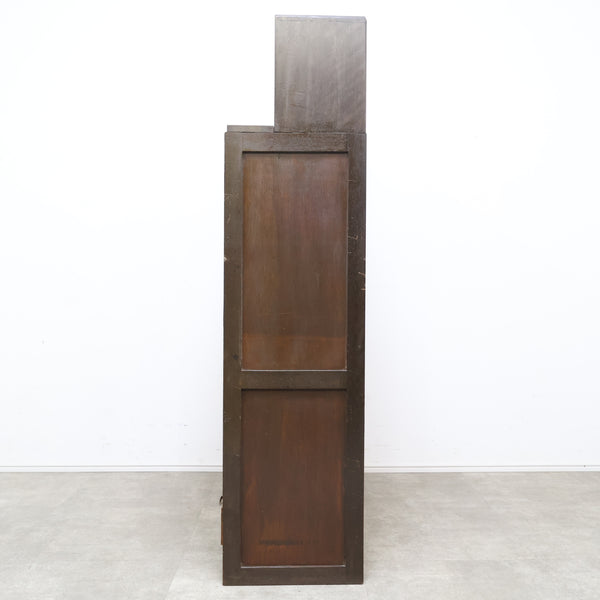 モールガラスの古い飾り棚