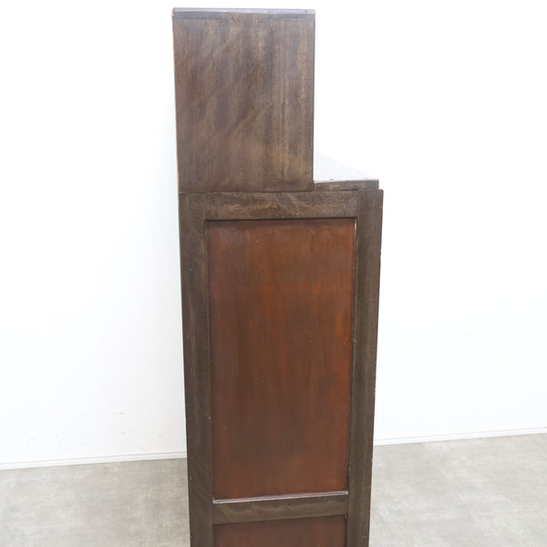 モールガラスの古い飾り棚