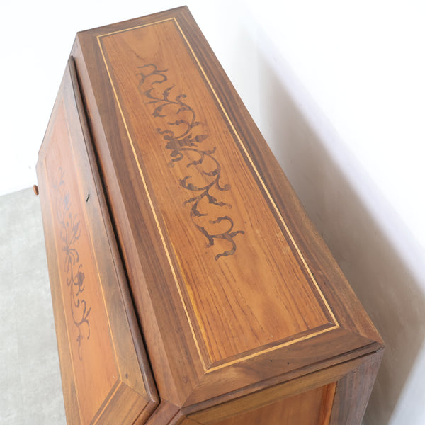 バロック様式のアンティークライティングビューロー