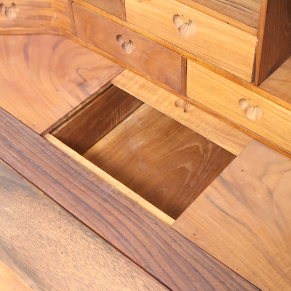 バロック様式のアンティークライティングビューロー