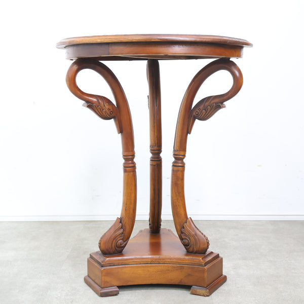 スワンモチーフのラウンドサイドテーブル