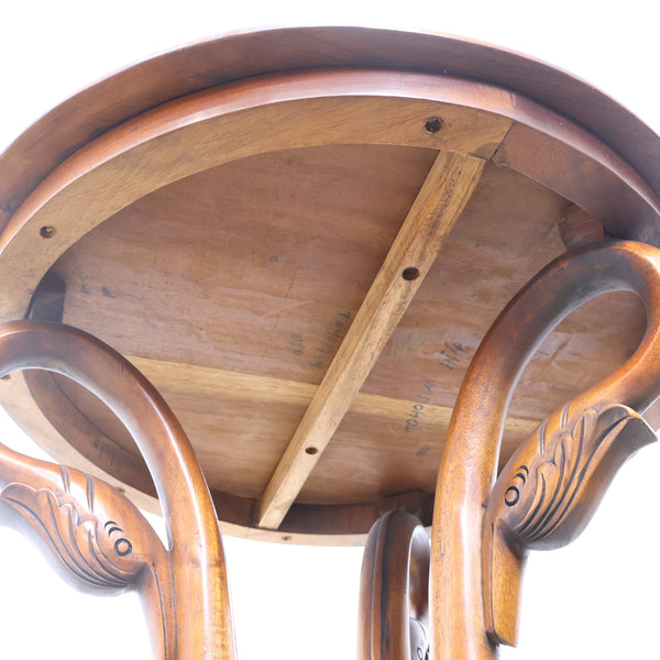 スワンモチーフのラウンドサイドテーブル