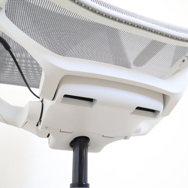 Herman Miller（ハーマンミラー）高機能ワークチェア「Cosm Chair コズムチェア」
