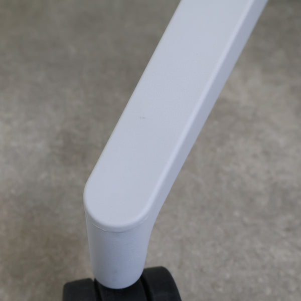 Herman Miller（ハーマンミラー）高機能ワークチェア「Cosm Chair コズムチェア」