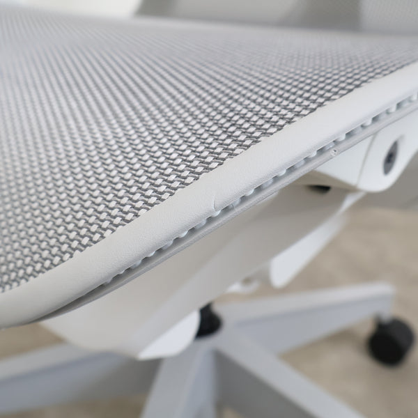 Herman Miller（ハーマンミラー）高機能ワークチェア「Cosm Chair コズムチェア」