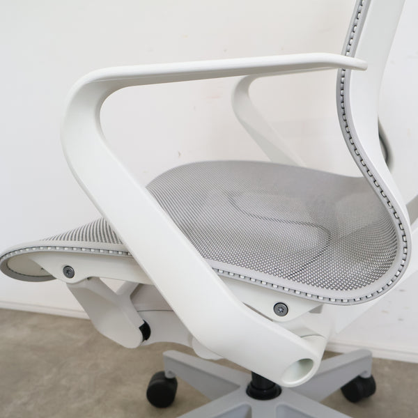 Herman Miller（ハーマンミラー）高機能ワークチェア「Cosm Chair コズムチェア」