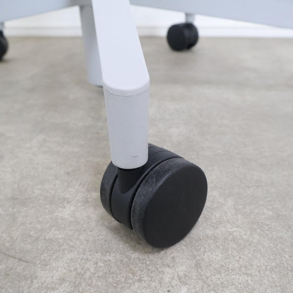 Herman Miller（ハーマンミラー）高機能ワークチェア「Cosm Chair コズムチェア」