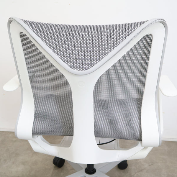 Herman Miller（ハーマンミラー）高機能ワークチェア「Cosm Chair コズムチェア」