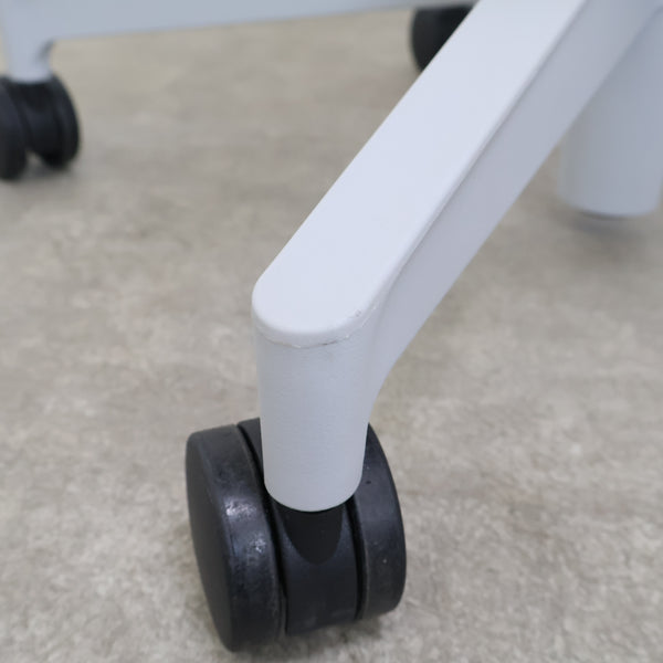 Herman Miller（ハーマンミラー）高機能ワークチェア「Cosm Chair コズムチェア」