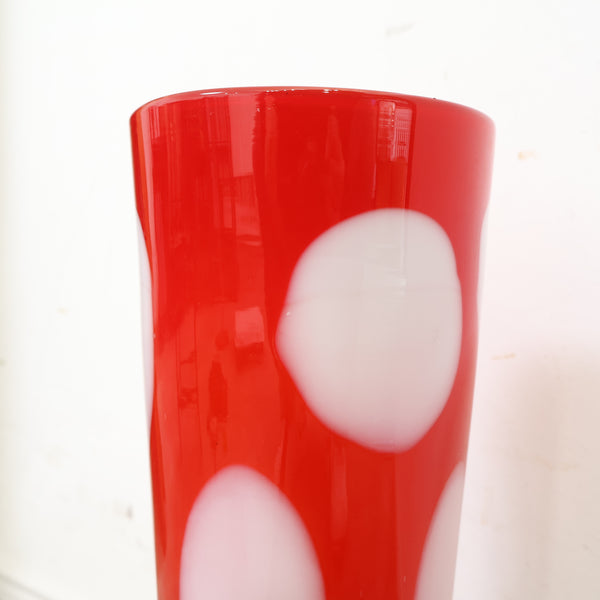 赤い水玉ガラスのフラワーベース