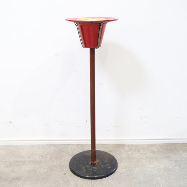 赤いスリムなスモークスタンド・灰皿