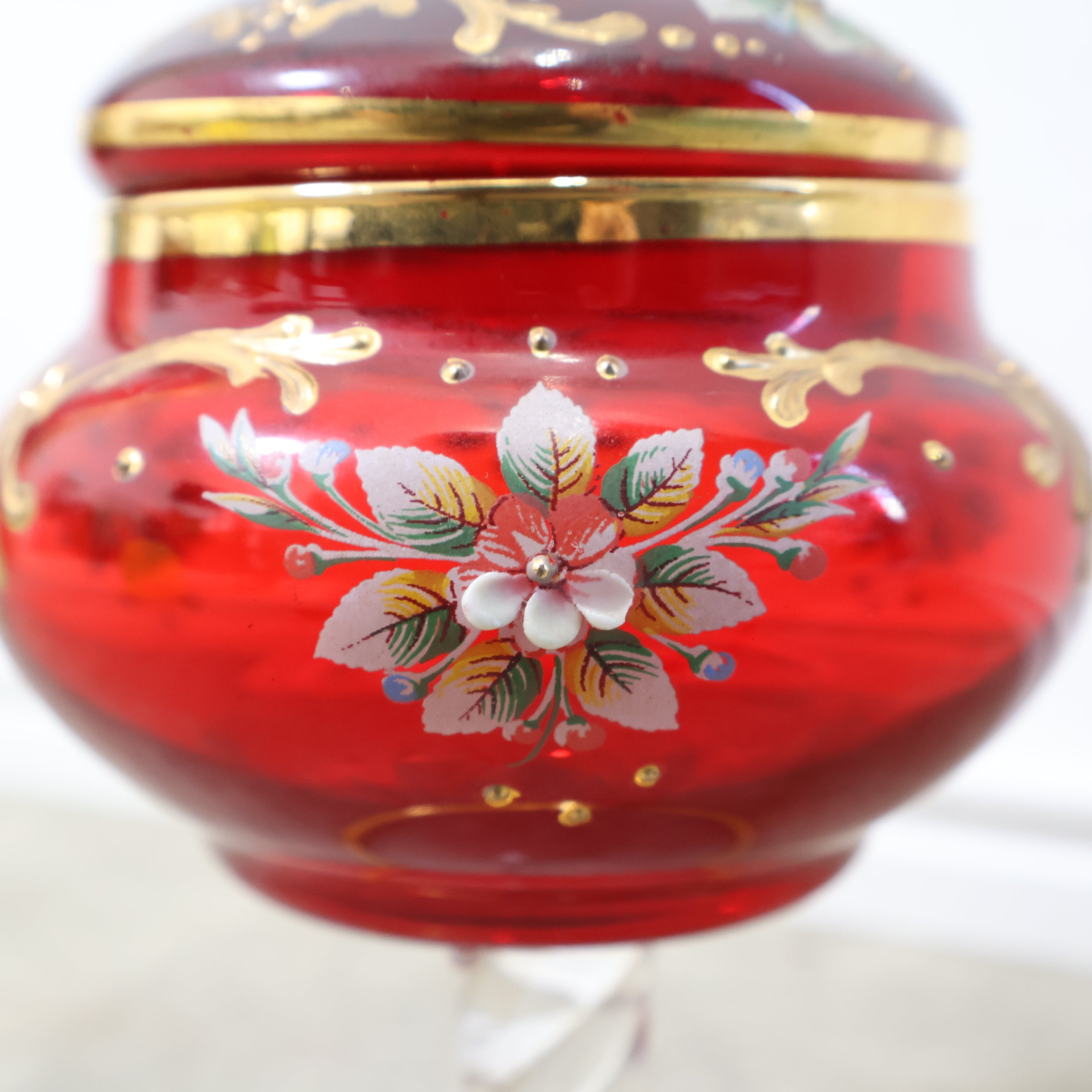 ベネチアングラスの豪華な蓋付きシュガーポット・コンポート – バナル