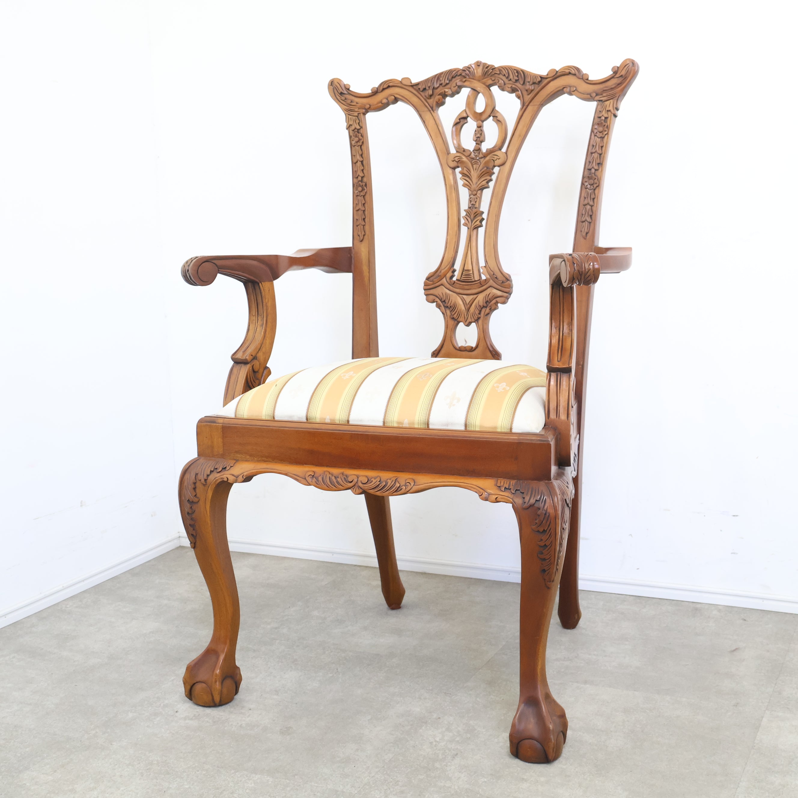 チッペンデール様式のアームチェア – バナルオンラインショップ（BANUL