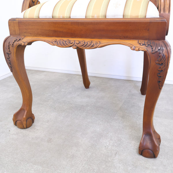 チッペンデール様式のアームチェア