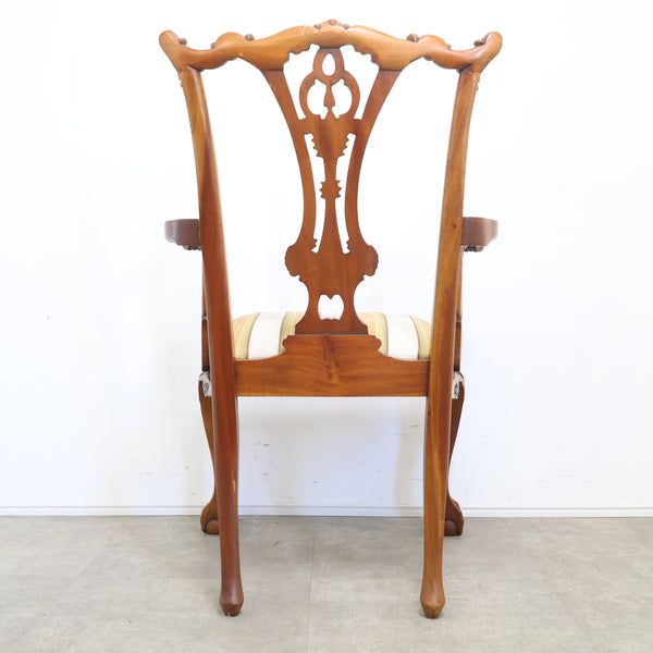 チッペンデール様式のアームチェア