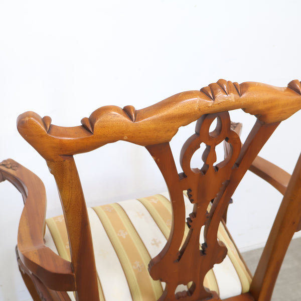 チッペンデール様式のアームチェア