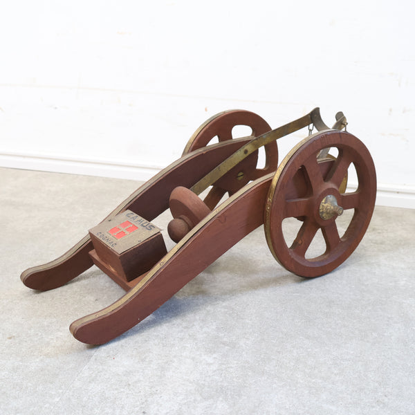 木製大砲型ボトルホルダー