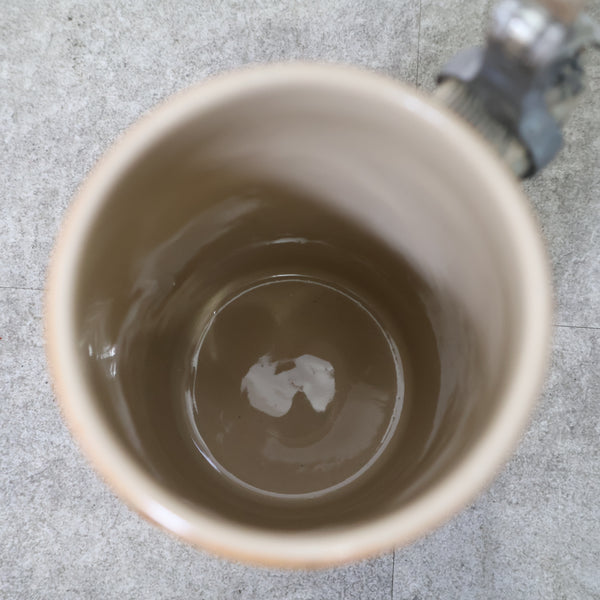 ドイツの陶器製ビアジョッキ