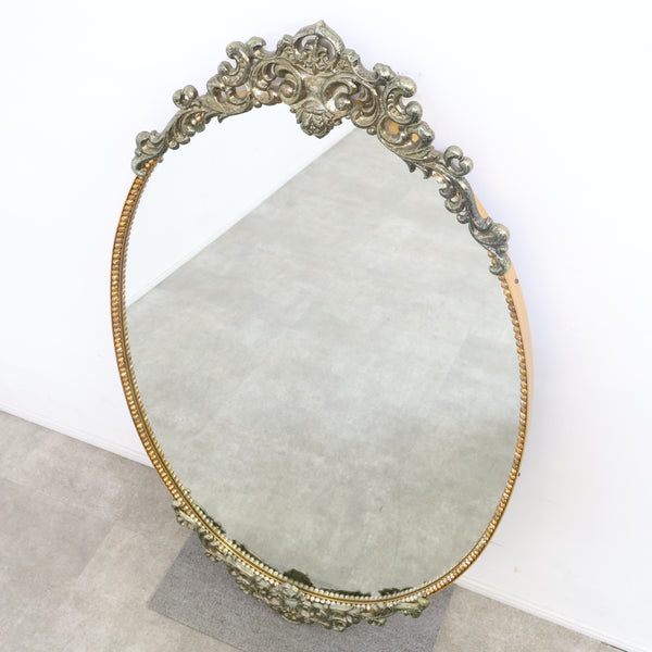 アイアンフレームのウォールミラー