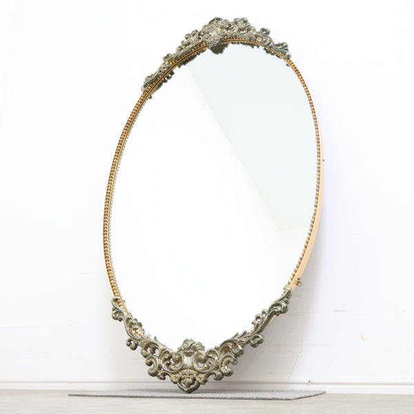 アイアンフレームのウォールミラー