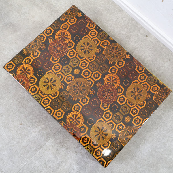 和柄模様の木製道具箱