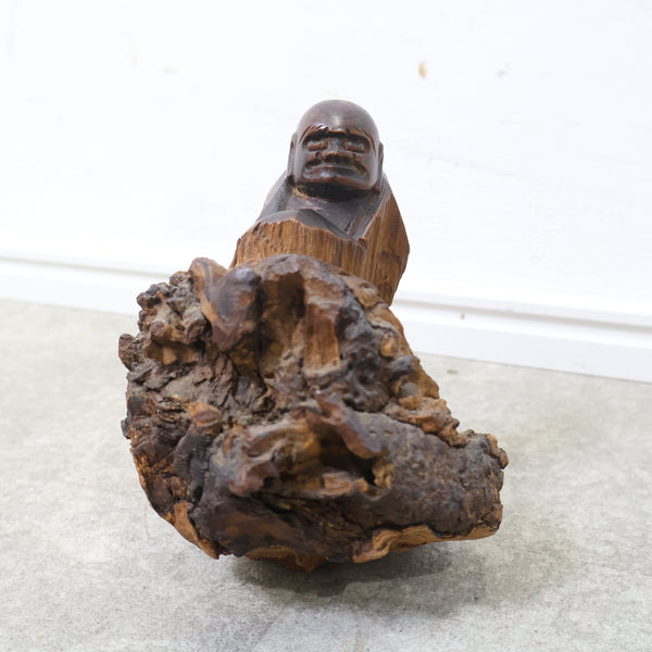 達磨大師の木彫り像