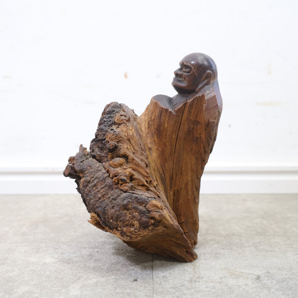 達磨大師の木彫り像