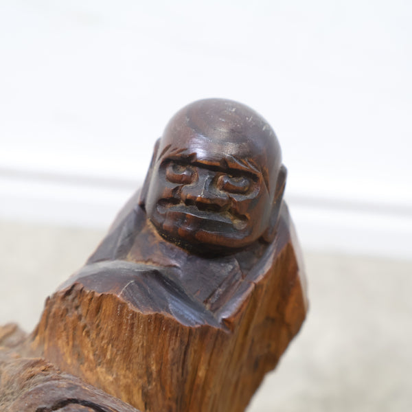 達磨大師の木彫り像