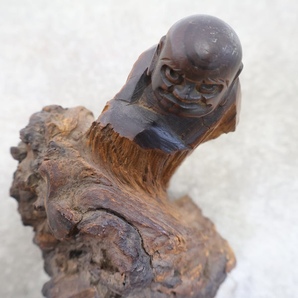 達磨大師の木彫り像