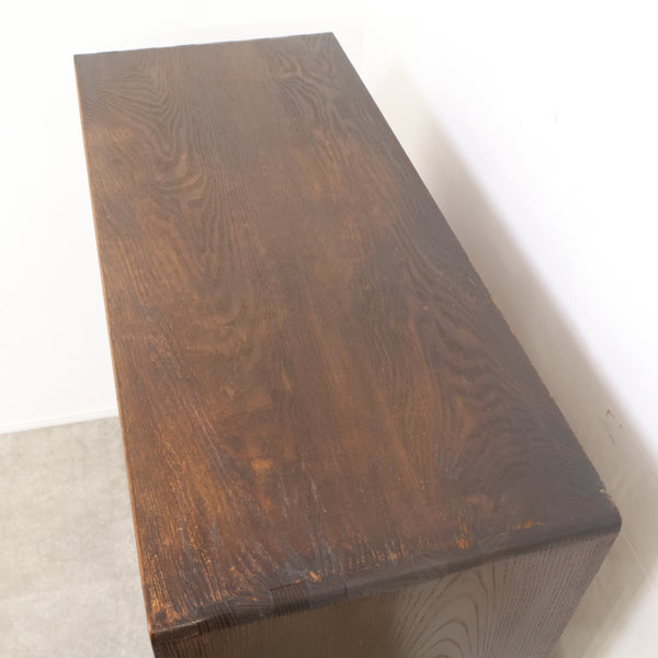 古い茶箪笥・飾り棚