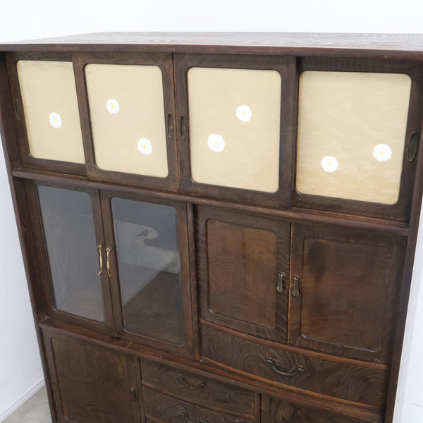 古い茶箪笥・飾り棚