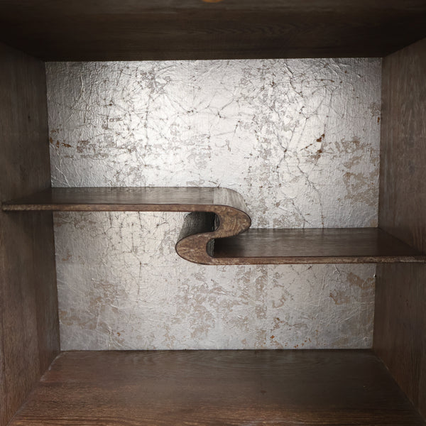 古い茶箪笥・飾り棚