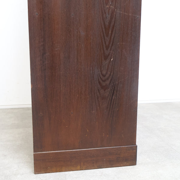 古い茶箪笥・飾り棚