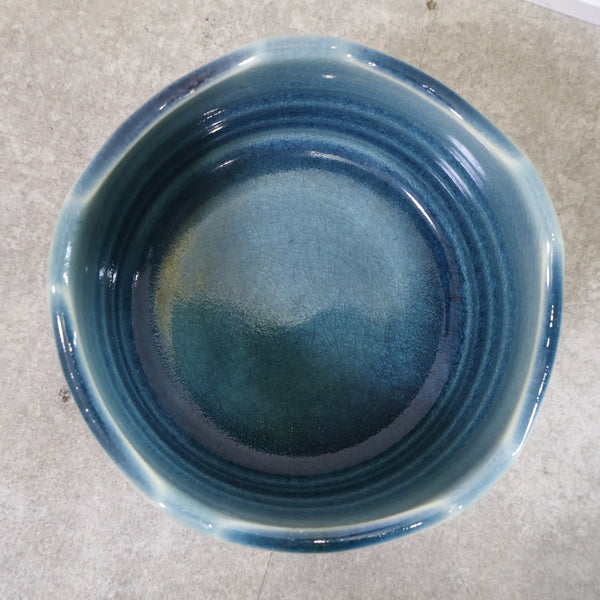 青釉が美しい陶器製の花器