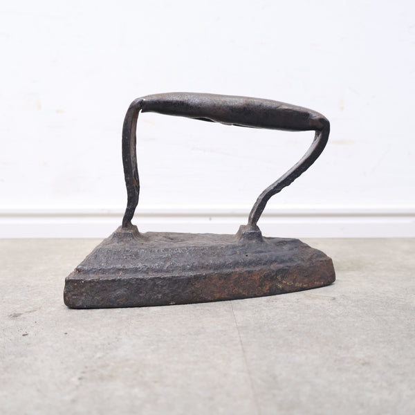 アンティークの鋳鉄製アイロン