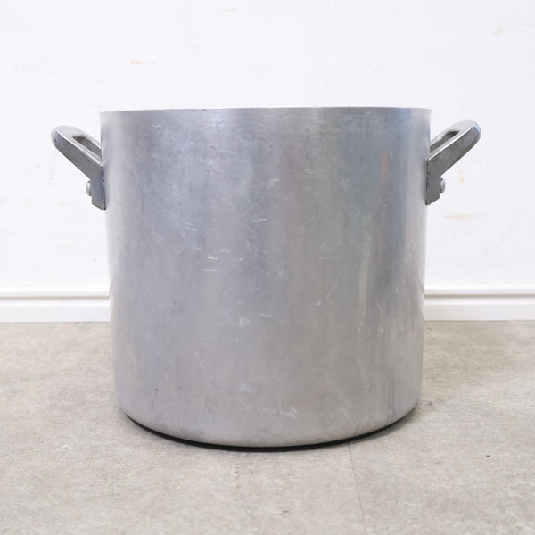 アルミニウム製の寸胴鍋（18cm）