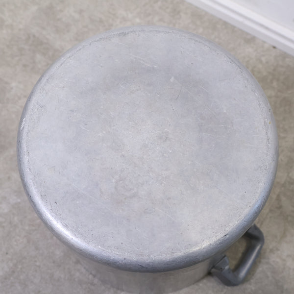 アルミニウム製の寸胴鍋（18cm）