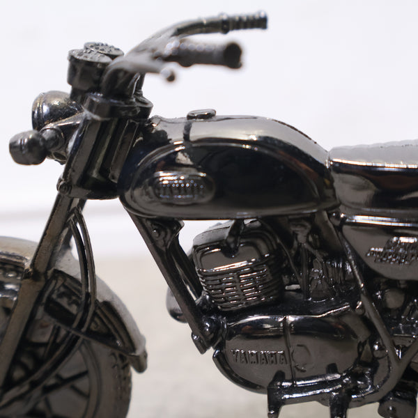 YAMAHA DT-1のメタル製オブジェ