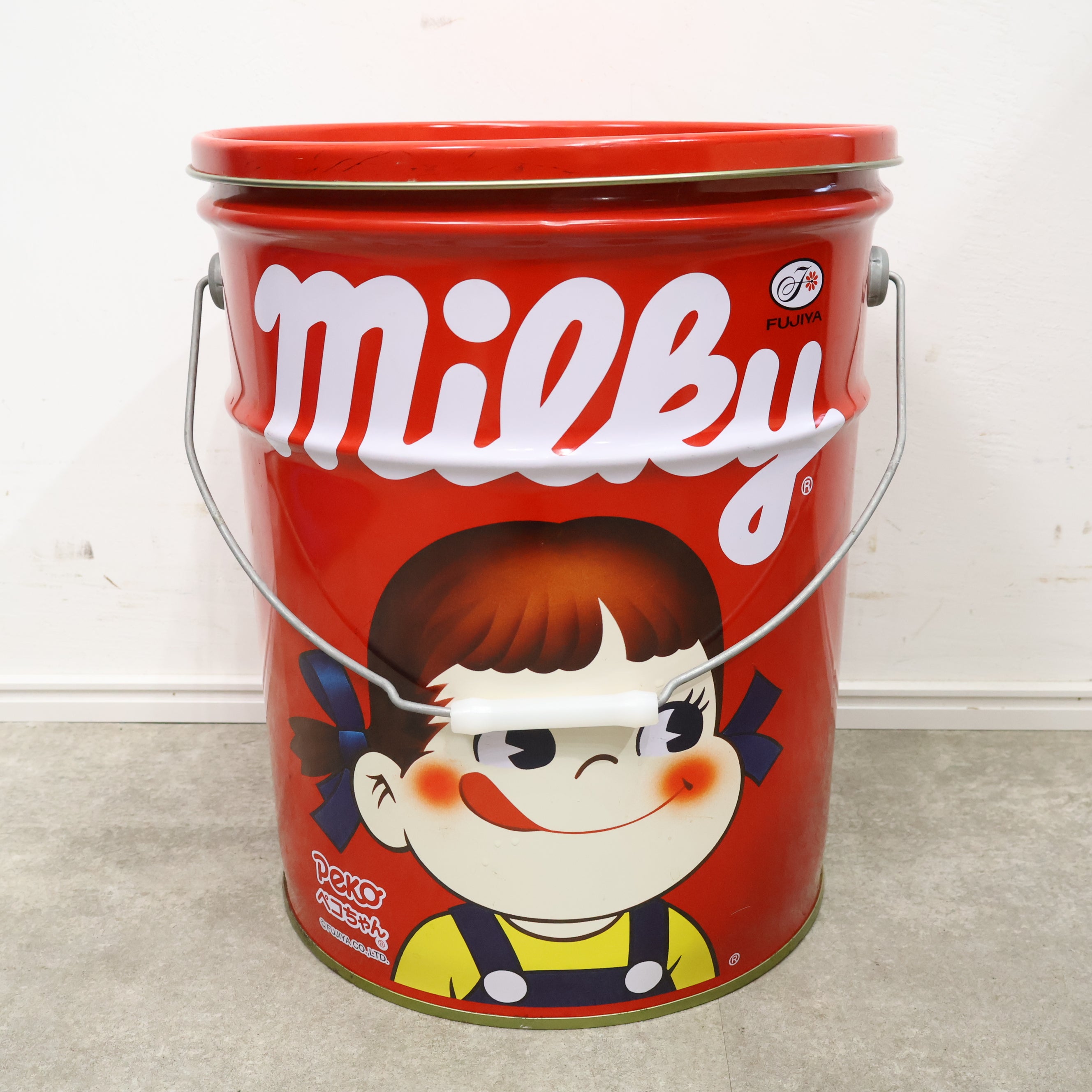 【缶のみ】ペコちゃん ペール缶 イス ＆ おかし缶 ディズニー キティちゃん 他 ハローキティ サンリオ レトロ ペール缶 ドラム缶 スツール 椅子
