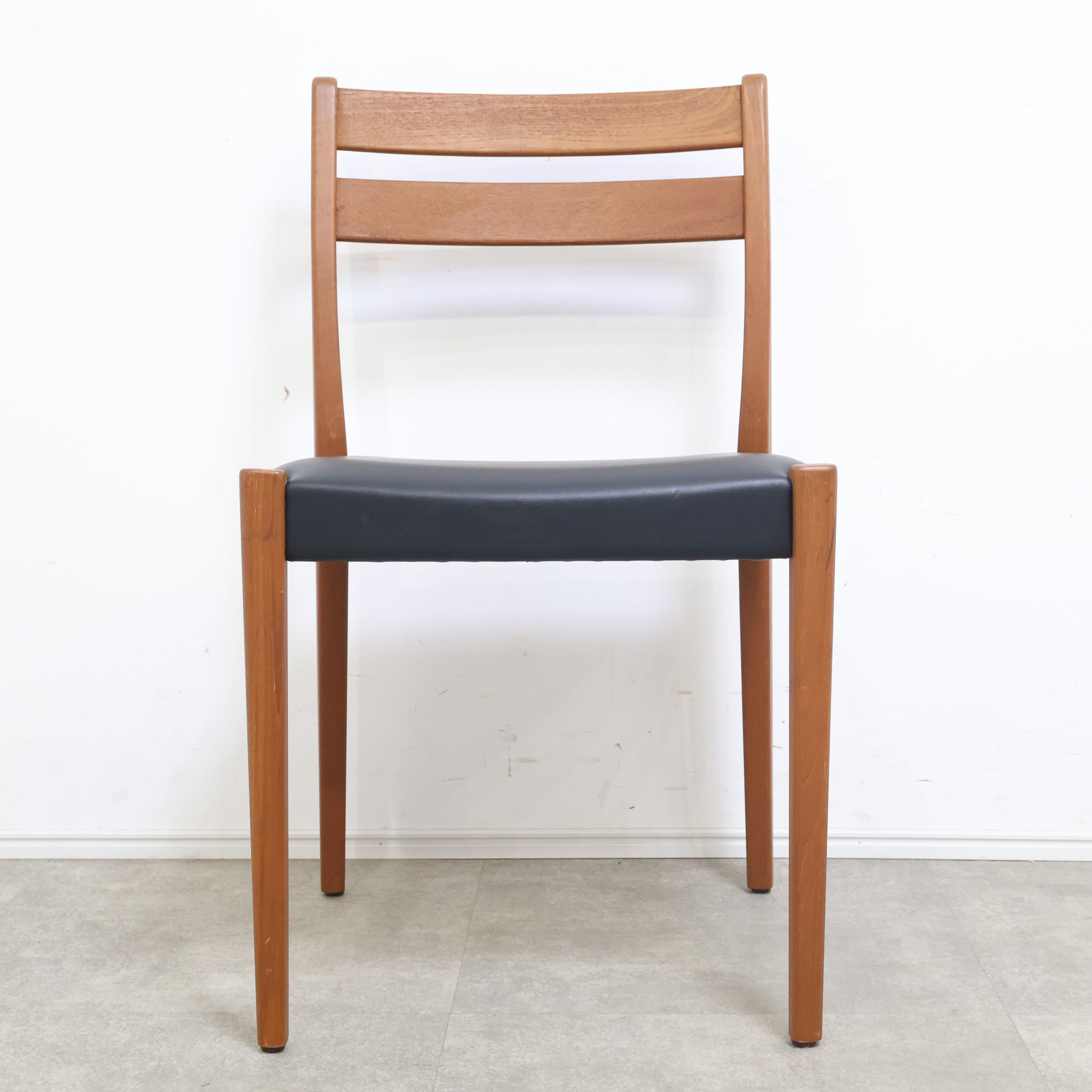 Svegards Markaryd チーク材 ダイニングチェア 椅子 北欧家具 【公式通販】