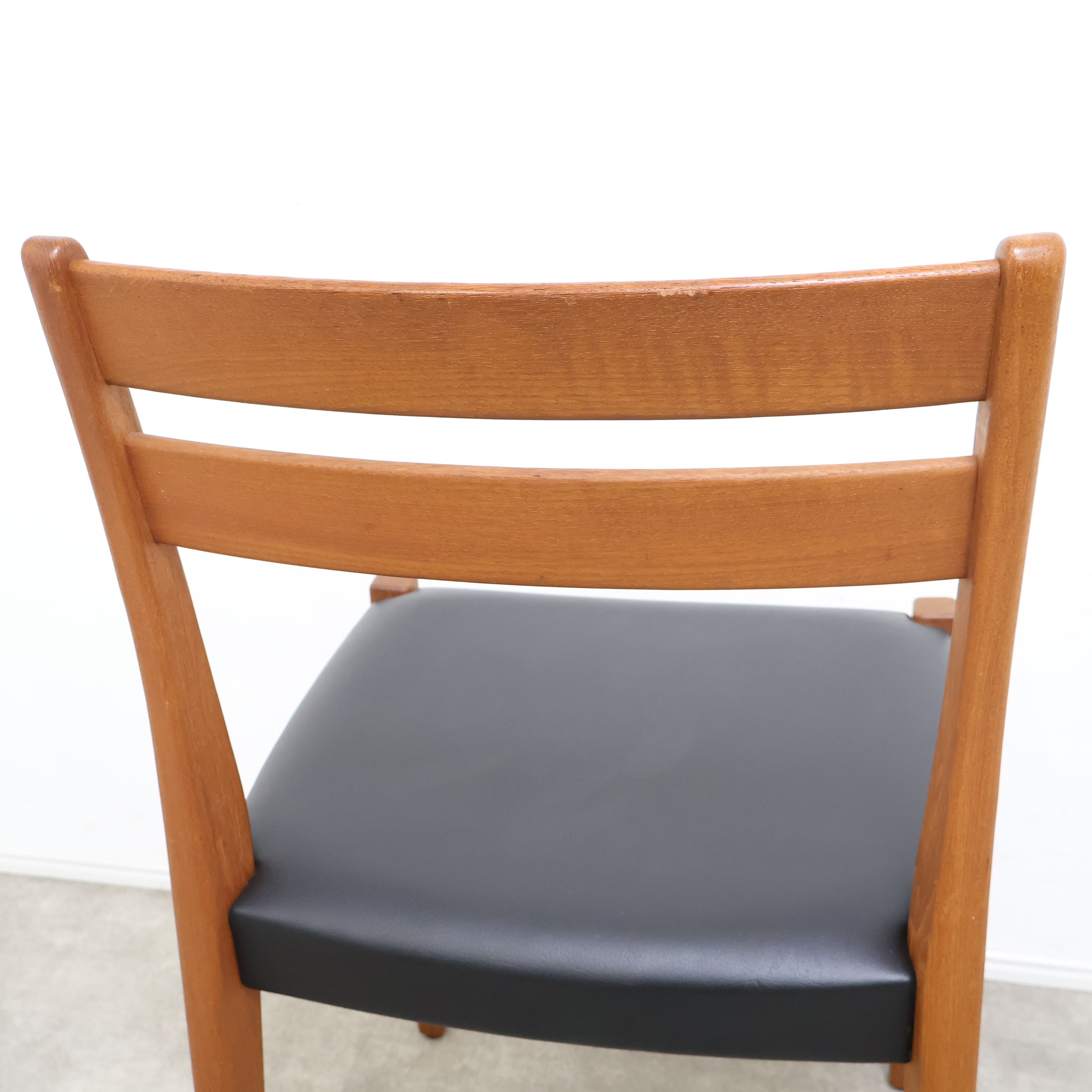 Svegards Markaryd チーク材 ダイニングチェア 椅子 北欧家具 Svegards Markaryd チーク材 ダイニングチェア 椅子 北欧家具