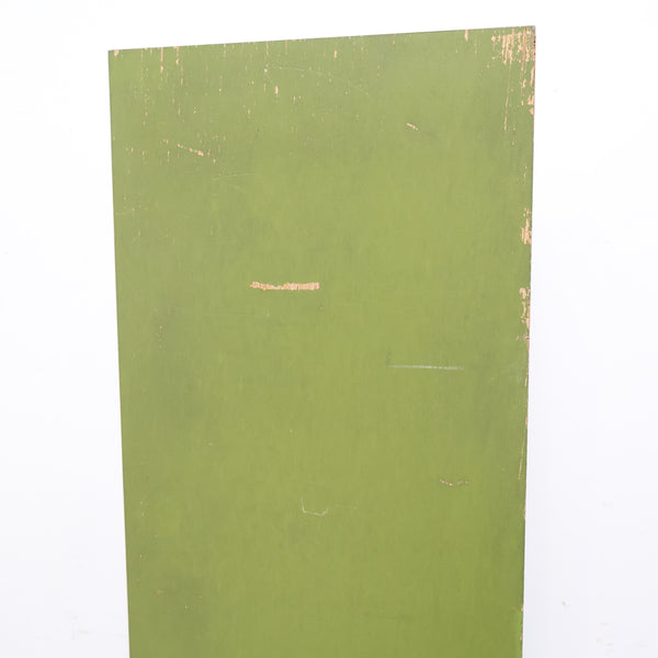 グリーンカラーがレトロ可愛いガラス扉キャビネット