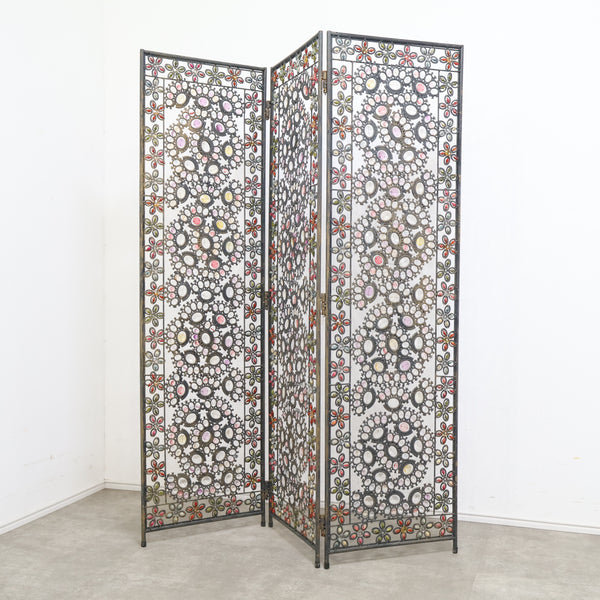 ビーズで装飾されたヴィンテージパーテーション