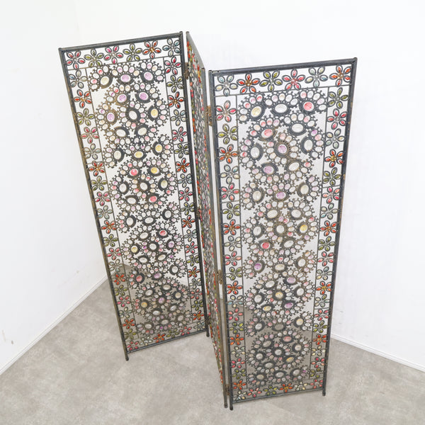 ビーズで装飾されたヴィンテージパーテーション