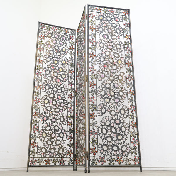 ビーズで装飾されたヴィンテージパーテーション